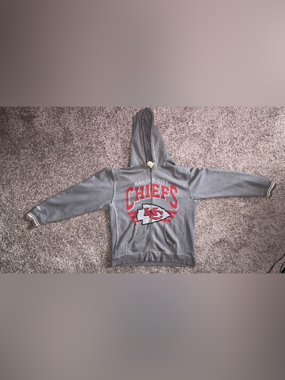 Kansas City Chiefs Men’s Gray Zip-Up Hoodie